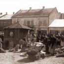 Jędrzejów. Rynek, pierzeja wschodnia, jarmark, 1914